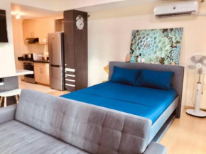 Cozy View BGC Staycation
